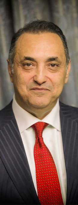 منصور عامر